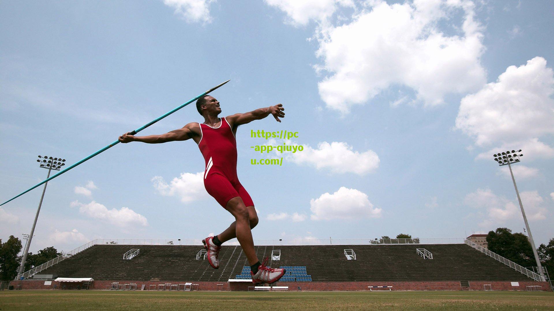 世体，费兰-托雷斯因轻微肌肉疲劳缺席巴萨训练，出战国家德比存疑